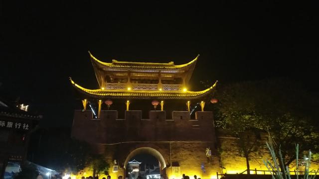 凤凰古城夜景